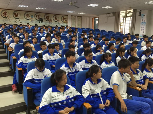 航天学校：学习宿舍管理制度，共创航天文明寝室——我校召开新学期寝室长会议